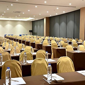 Meeting Room up to 150 seats