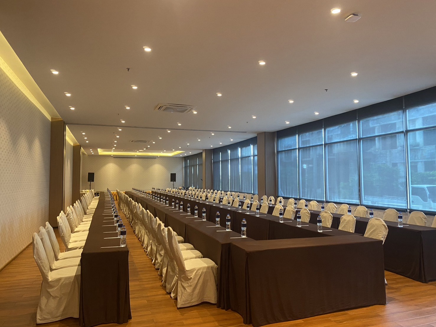 Meeting Room up to 150 seats