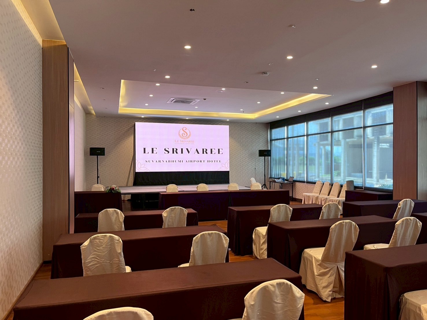 Meeting Room up to 150 seats